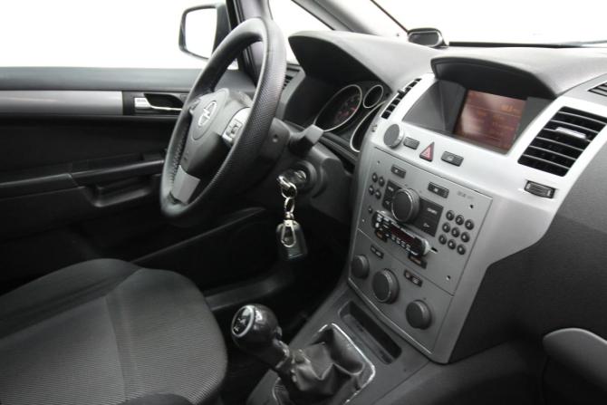 Opel Zafira B Рестайлинг с пробегом 2012 года, цена 650 000 рублей, 232000 км, минивэн, Автокод Объявления