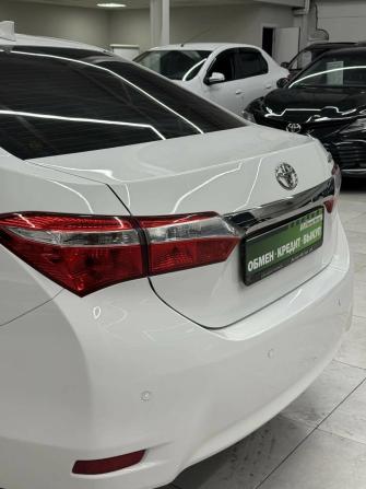 Toyota Corolla XI (E160 E170 E180) Рестайлинг 1 с пробегом 2018 года, цена 1 499 000 рублей, 245000 км, седан, Автокод Объявления