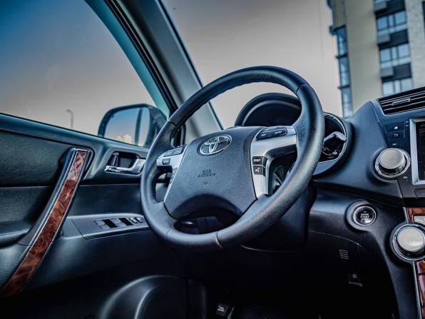 Toyota Highlander II (XU40) Рестайлинг с пробегом 2010 года, цена 2 147 500 рублей, 230000 км, внедорожник, Автокод Объявления