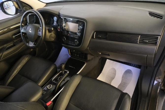 Mitsubishi Outlander III Рестайлинг 2 с пробегом 2017 года, цена 1 999 000 рублей, 112000 км, внедорожник, Автокод Объявления