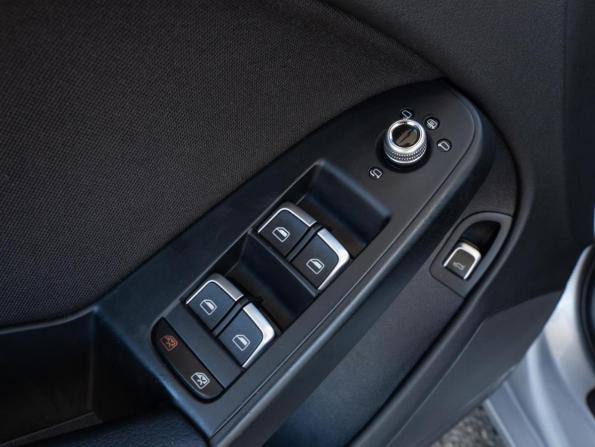 Audi A4 IV (B8) Рестайлинг с пробегом 2015 года, цена 1 600 000 рублей, 201118 км, седан, Автокод Объявления