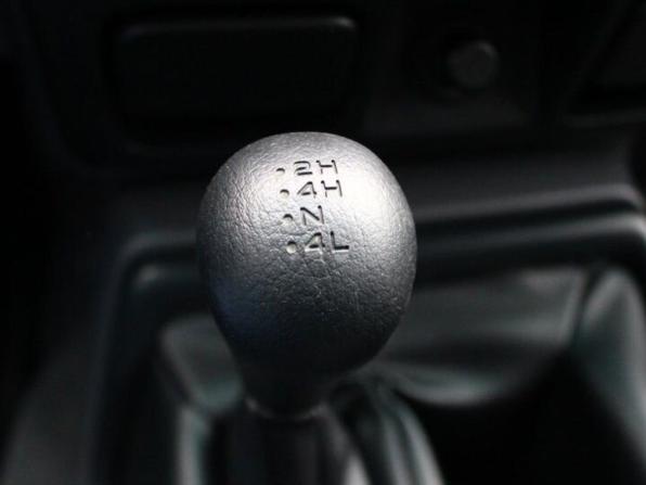 Nissan NP300 с пробегом 2012 года, цена 998 000 рублей, 196000 км, offers.body_type.unknown, Автокод Объявления