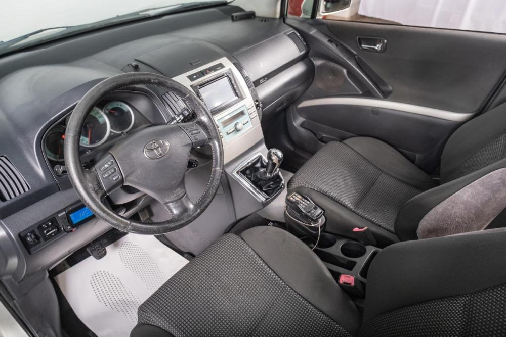 Toyota Corolla Verso I Рестайлинг Томск  - изображение 9