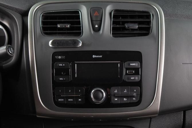 Renault Logan II Рестайлинг с пробегом 2021 года, цена 1 299 000 рублей, 100557 км, седан, Автокод Объявления