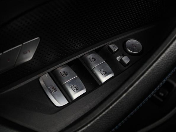 BMW 4 серии G22 G23 G26 с пробегом 2022 года, цена 4 900 000 рублей, 87216 км, лифтбек, Автокод Объявления