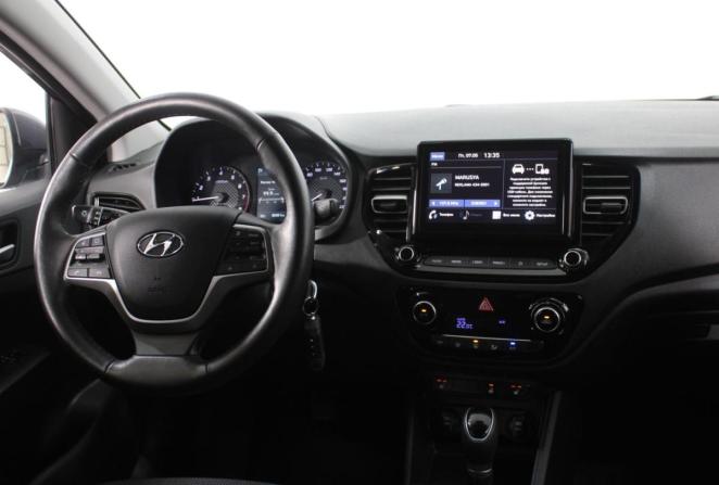 Hyundai Solaris II Рестайлинг с пробегом 2021 года, цена 1 635 000 рублей, 85051 км, седан, Автокод Объявления
