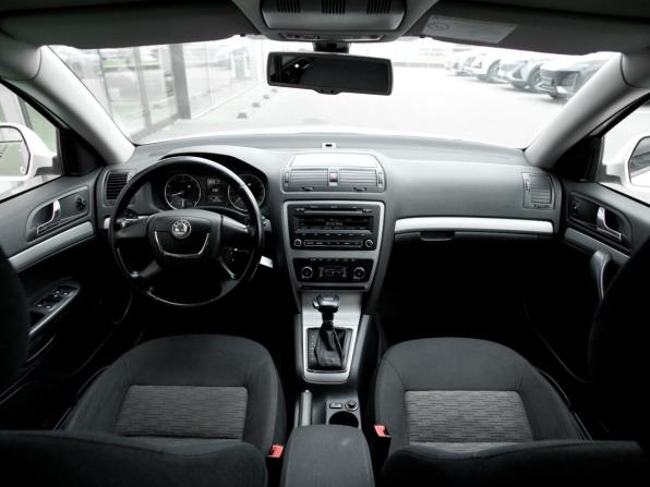 Skoda Octavia II (A5) Рестайлинг с пробегом 2012 года, цена 798 000 рублей, 258000 км, лифтбек, Автокод Объявления