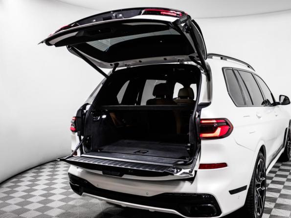 BMW X7 I (G07) Рестайлинг с пробегом 2024 года, цена 12 570 076 рублей, 14558 км, внедорожник, Автокод Объявления