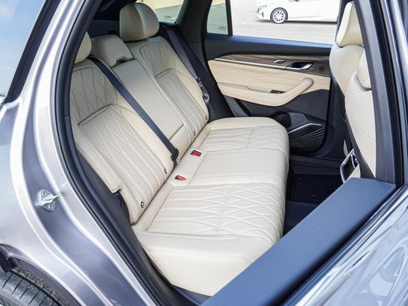 Geely Monjaro I Рестайлинг 2 с пробегом 2025 года, цена 4 098 000 рублей, 51 км, внедорожник, Автокод Объявления