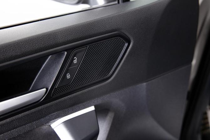 Volkswagen Tiguan II с пробегом 2020 года, цена 3 349 000 рублей, 96000 км, внедорожник, Автокод Объявления
