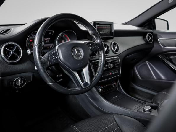 Mercedes-Benz GLA I (X156) с пробегом 2015 года, цена 1 850 000 рублей, 99447 км, внедорожник, Автокод Объявления