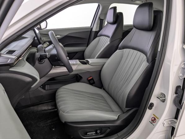 Changan Lamore с пробегом 2024 года, цена 2 319 000 рублей, 178 км, седан, Автокод Объявления