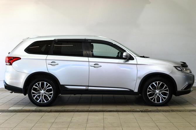 Mitsubishi Outlander III Рестайлинг 2 с пробегом 2018 года, цена 2 070 000 рублей, 100233 км, внедорожник, Автокод Объявления
