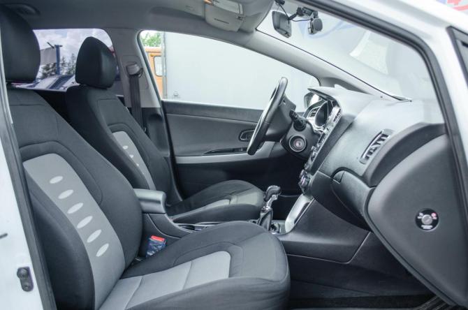 Kia Ceed II с пробегом 2013 года, цена 930 000 рублей, 210000 км, универсал, Автокод Объявления
