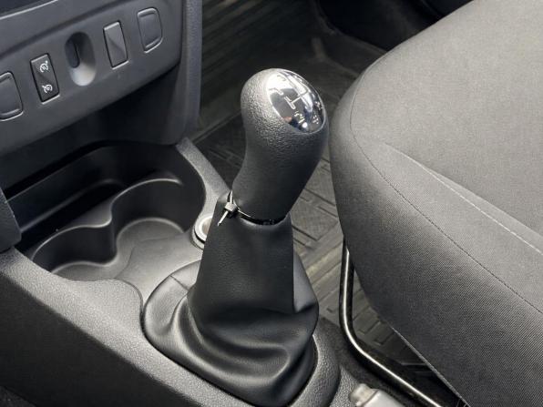 Renault Sandero II с пробегом 2015 года, цена 947 000 рублей, 46534 км, хэтчбек, Автокод Объявления