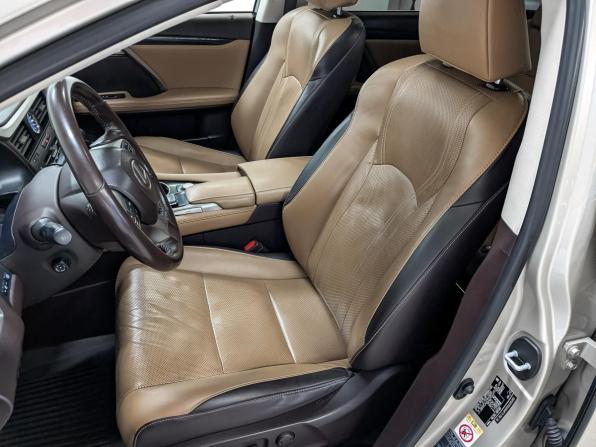 Lexus RX IV Рестайлинг с пробегом 2019 года, цена 3 500 000 рублей, 156000 км, внедорожник, Автокод Объявления