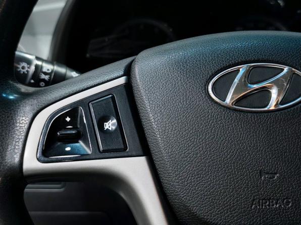 Hyundai Solaris I Рестайлинг с пробегом 2015 года, цена 795 000 рублей, 335187 км, седан, Автокод Объявления