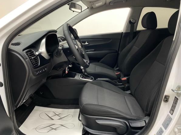 Kia Rio IV Рестайлинг с пробегом 2021 года, цена 1 555 000 рублей, 96907 км, седан, Автокод Объявления