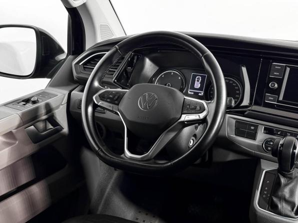 Volkswagen Caravelle T6 Рестайлинг с пробегом 2021 года, цена 3 990 000 рублей, 146417 км, минивэн, Автокод Объявления