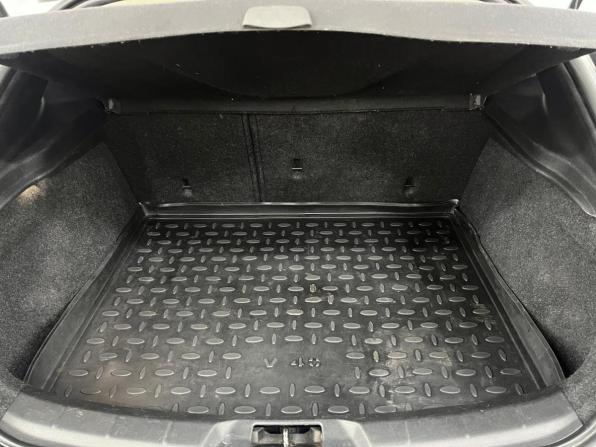 Volvo V40 Cross Country I с пробегом 2013 года, цена 950 000 рублей, 240000 км, хэтчбек, Автокод Объявления