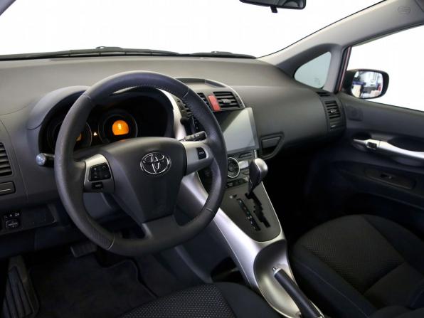 Toyota Auris I Рестайлинг с пробегом 2012 года, цена 1 250 000 рублей, 50915 км, хэтчбек, Автокод Объявления