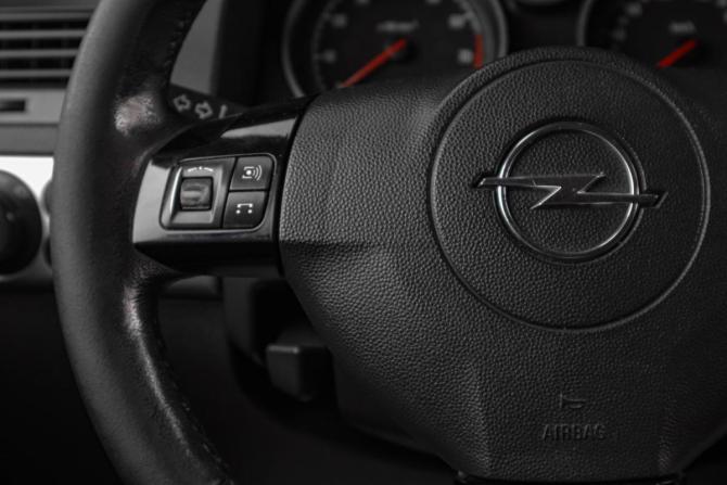 Opel Astra H Рестайлинг с пробегом 2010 года, цена 729 000 рублей, 185300 км, седан, Автокод Объявления