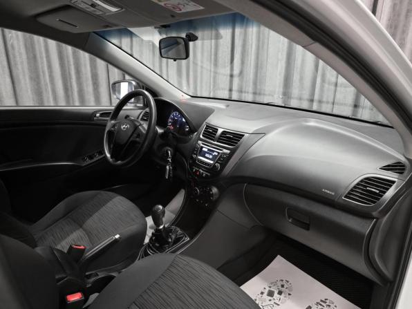 Hyundai Solaris I Рестайлинг с пробегом 2015 года, цена 800 000 рублей, 191000 км, седан, Автокод Объявления