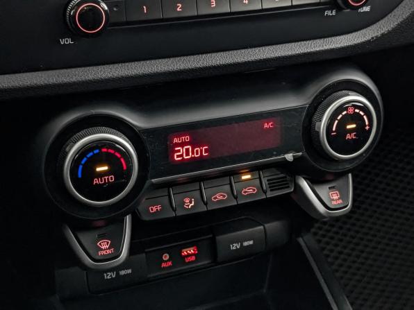 Kia Rio IV с пробегом 2018 года, цена 1 375 000 рублей, 129830 км, хэтчбек, Автокод Объявления