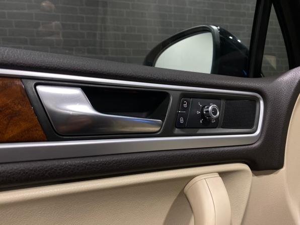 Volkswagen Touareg II с пробегом 2011 года, цена 1 950 000 рублей, 285565 км, внедорожник, Автокод Объявления