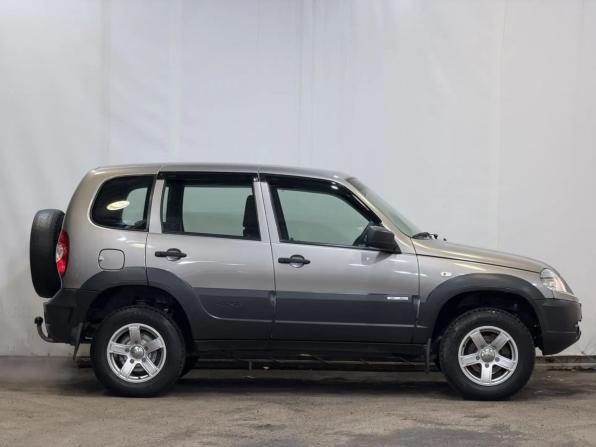 Chevrolet Niva I Рестайлинг с пробегом 2018 года, цена 779 000 рублей, 104308 км, внедорожник, Автокод Объявления