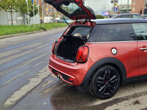 Mini Hatch III (F55/F56) Рестайлинг с пробегом 2020 года, цена 2 500 000 рублей, 94604 км, хэтчбек, Автокод Объявления