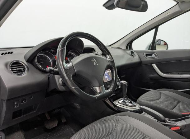 Peugeot 408 I Рестайлинг с пробегом 2017 года, цена 1 355 000 рублей, 57078 км, седан, Автокод Объявления