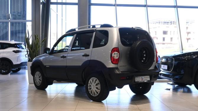 Chevrolet Niva I Рестайлинг с пробегом 2017 года, цена 640 000 рублей, 147000 км, внедорожник, Автокод Объявления