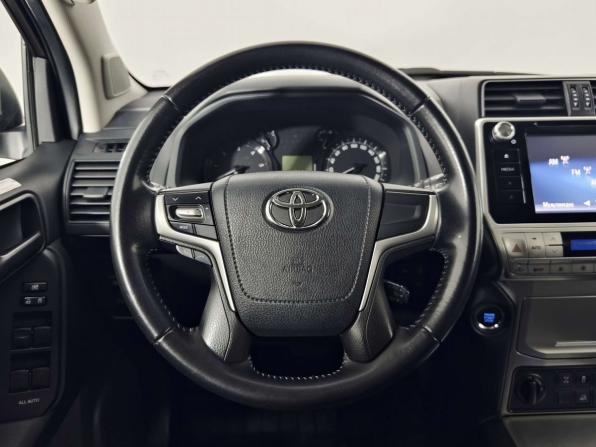 Toyota Land Cruiser Prado 150 Series Рестайлинг 2 с пробегом 2018 года, цена 4 200 000 рублей, 263833 км, внедорожник, Автокод Объявления