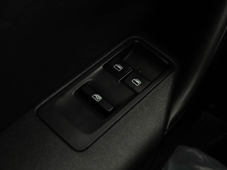 Volkswagen Polo V Рестайлинг Санкт-Петербург  - изображение 16