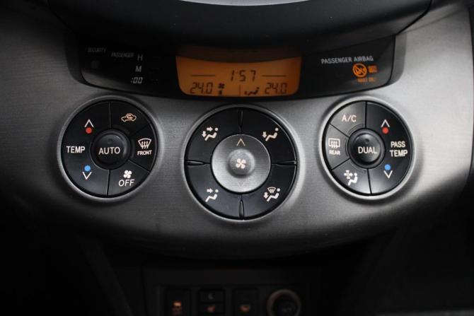 Toyota RAV4 III (XA30) Рестайлинг с пробегом 2011 года, цена 1 395 000 рублей, 167443 км, внедорожник, Автокод Объявления