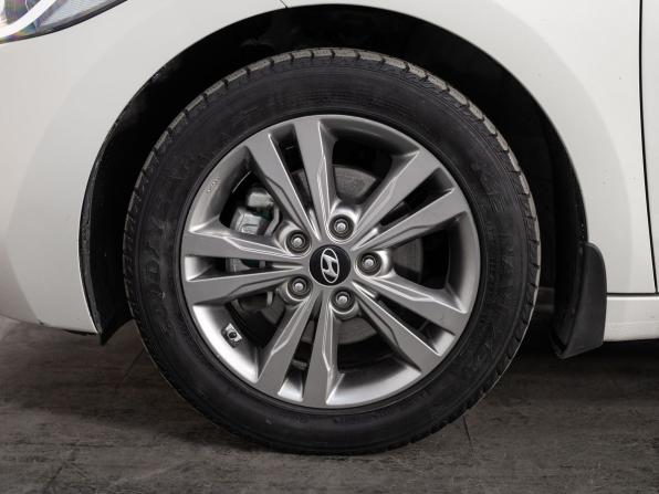 Hyundai Elantra VI (AD) Рестайлинг с пробегом 2018 года, цена 1 300 000 рублей, 204472 км, седан, Автокод Объявления