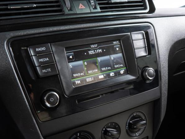 Skoda Rapid I с пробегом 2015 года, цена 999 000 рублей, 142665 км, лифтбек, Автокод Объявления