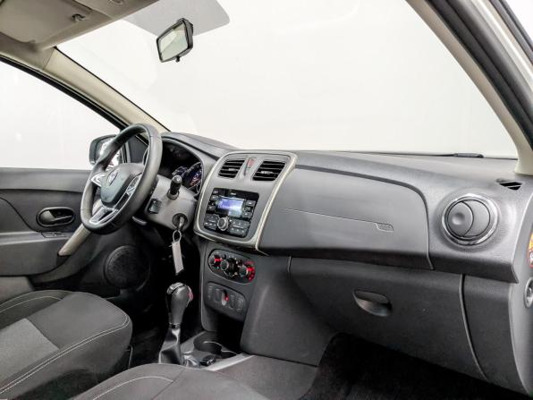Renault Sandero II Рестайлинг с пробегом 2021 года, цена 1 359 000 рублей, 62235 км, хэтчбек, Автокод Объявления