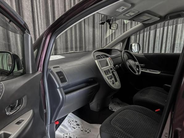 Toyota Ractis I с пробегом 2010 года, цена 699 000 рублей, 189200 км, хэтчбек, Автокод Объявления