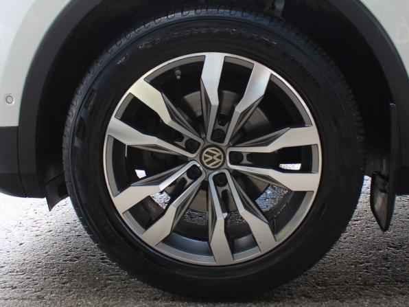 Volkswagen Tiguan II с пробегом 2019 года, цена 2 759 000 рублей, 66358 км, внедорожник, Автокод Объявления