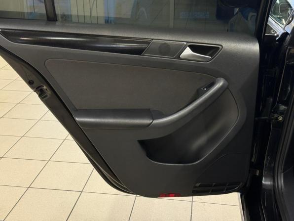 Volkswagen Jetta VI с пробегом 2012 года, цена 1 050 000 рублей, 236000 км, седан, Автокод Объявления
