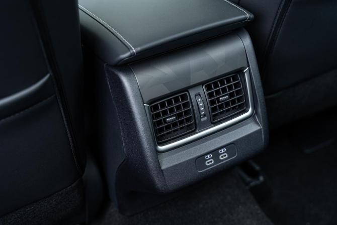 Toyota Camry IX (XV80) China Market с пробегом 2026 года, цена 4 690 000 рублей, 100 км, седан, Автокод Объявления