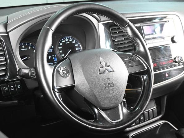 Mitsubishi Outlander III Рестайлинг 3 с пробегом 2021 года, цена 2 349 000 рублей, 87411 км, внедорожник, Автокод Объявления