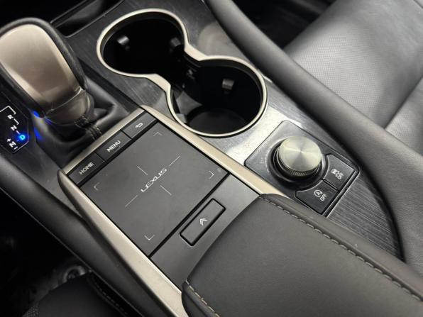 Lexus RX IV Рестайлинг с пробегом 2020 года, цена 5 460 000 рублей, 35000 км, внедорожник, Автокод Объявления