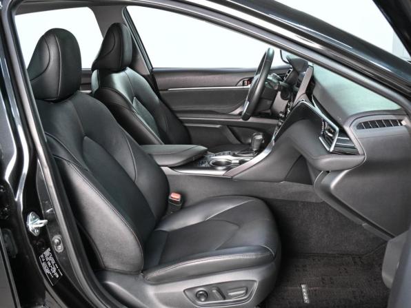 Toyota Camry VIII (XV70) Рестайлинг с пробегом 2023 года, цена 4 299 000 рублей, 12213 км, седан, Автокод Объявления