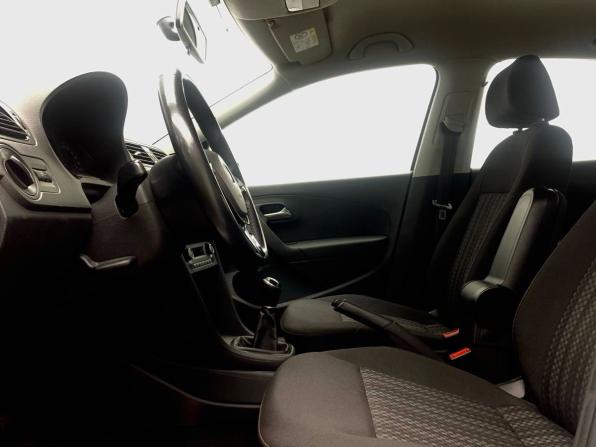 Volkswagen Polo V Рестайлинг с пробегом 2015 года, цена 949 000 рублей, 81938 км, седан, Автокод Объявления