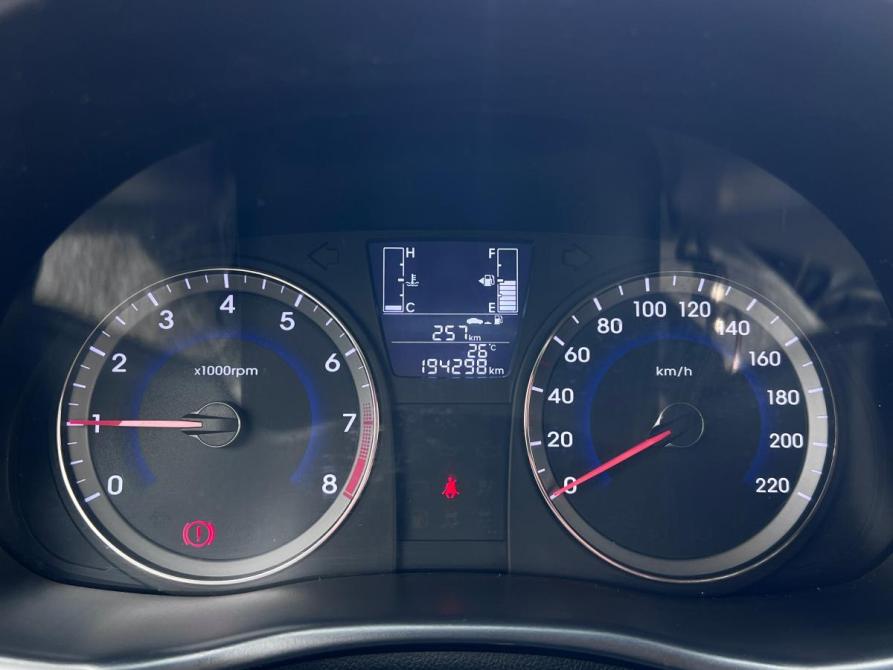Hyundai Solaris I Рестайлинг Ростов-на-Дону  - изображение 18