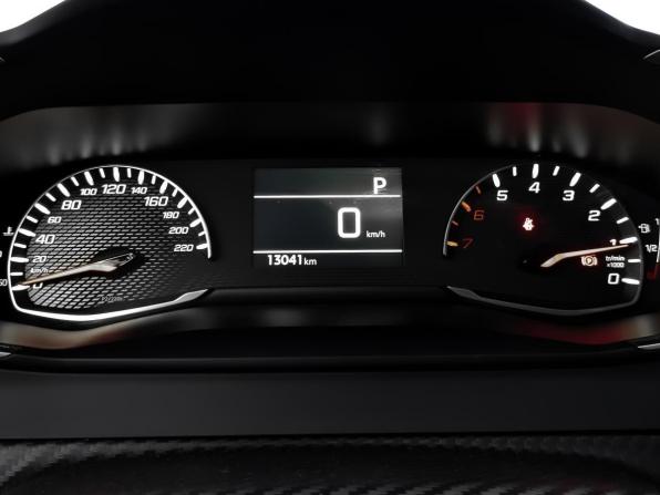 Peugeot 2008 II с пробегом 2021 года, цена 2 025 000 рублей, 13039 км, внедорожник, Автокод Объявления