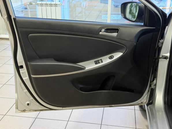 Hyundai Solaris I Рестайлинг с пробегом 2015 года, цена 860 000 рублей, 171594 км, седан, Автокод Объявления